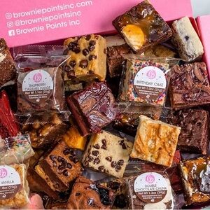 BROWNIE POINTS GIFT BOX VARIETY CHRISTMAS 16pc INDIVIDUALLY WRAPPED CHOCOLATES